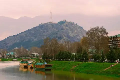 Kashmir Explorer - Srinagar, Gulmarg, Pahalgam & Sonamarg (5N/6D) — photo 2