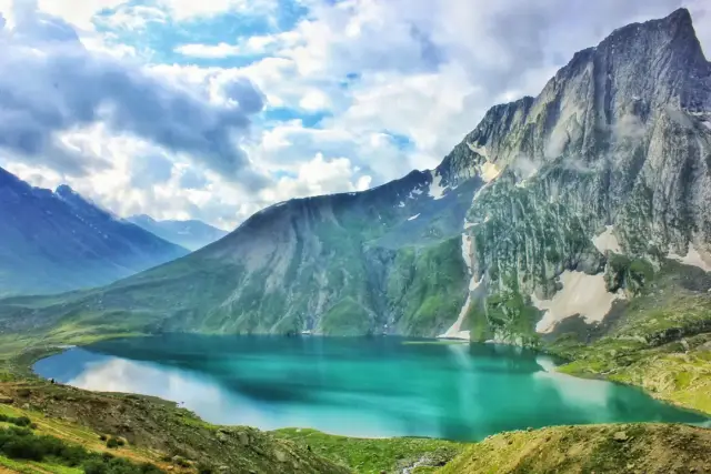 Leh Ladakh tour packages